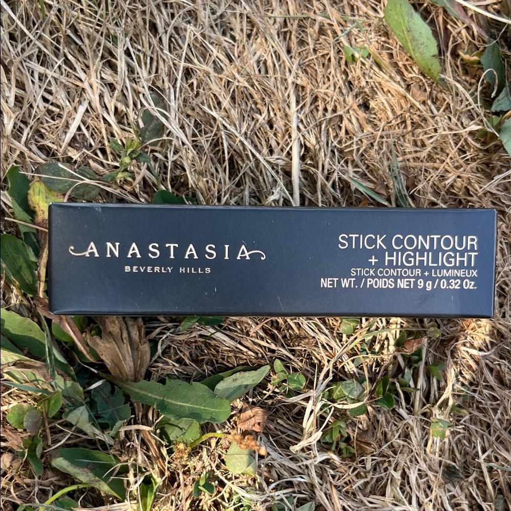 Anastasia Beverly Hills Stick Contour + Highlight - Black and Gold